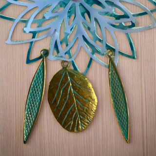 Verdigris Charms - Leaves - Scrap Of Your Life 