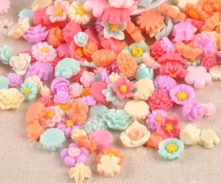 Studio Boutique -  Mixed Resin Tiny Flatback Flower Cabochons #2 - Scrap Of Your Life 
